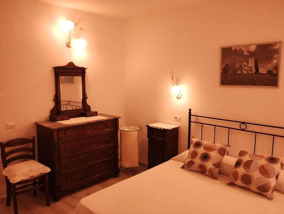 La Casina Di Nonna Giulia Apartment Castiglione d'Orcia Luaran gambar